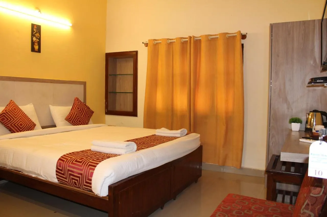 Kaveri Hotel Bed & Breakfast Mysore